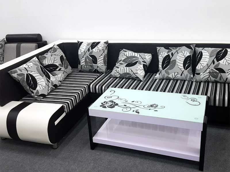 Mẫu kính bàn trà sơn màu dành cho bộ bàn ghế Sofa