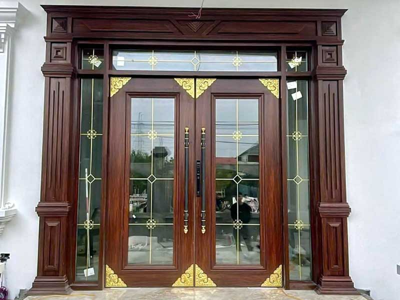 Cửa nhôm 2 cánh vân gỗ kết hợp nan đồng trang trí đẳng cấp