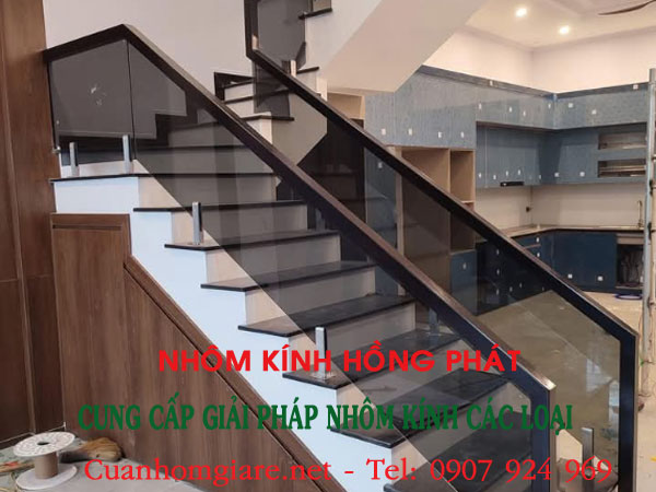 cau-thang-kinh-xam-khoi