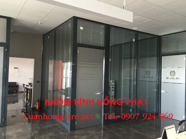 vach-nhom-xingfa-he-55