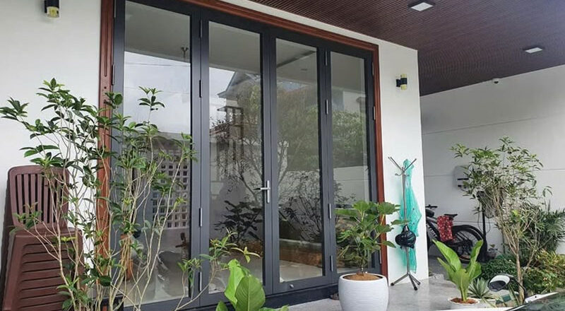 cua nhom kinh quan tan phu5