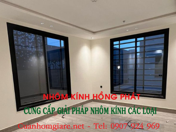 Thi công nhanh 24 giờ: Cửa hàng làm cửa nhôm kính Quận Tân Phú giá rẻ, siêu tốc tại Hồng Phát 4 cua-nhom-kinh-quan-tan-phu
