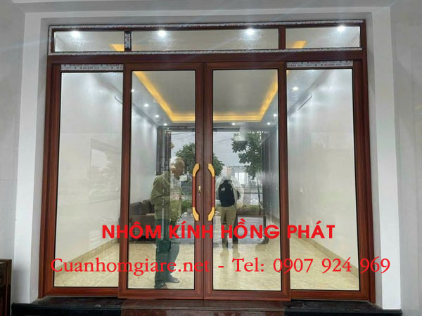 cua-nhom-kinh-gia-go