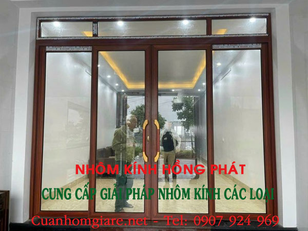 sua-cua-nhom-kinh-quan-tan-phu